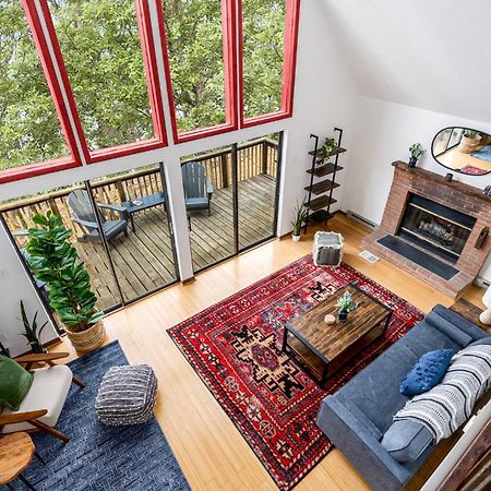 Modern Chalet Cabin W Hot Tub, Deck&Grill, & Wifi! Inwood Экстерьер фото